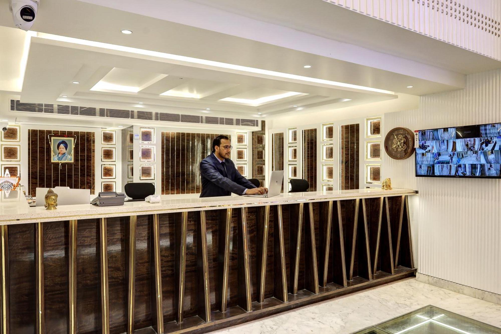 Hotel Namaste Hindustan Just A Minute Away From New Delhi Railway Station And Connaught Place Exterior foto